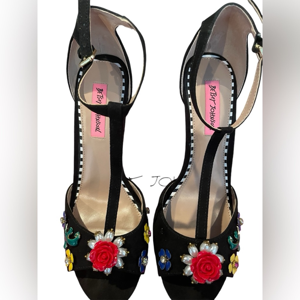 Betsey Johnson T strap sandals. Fun